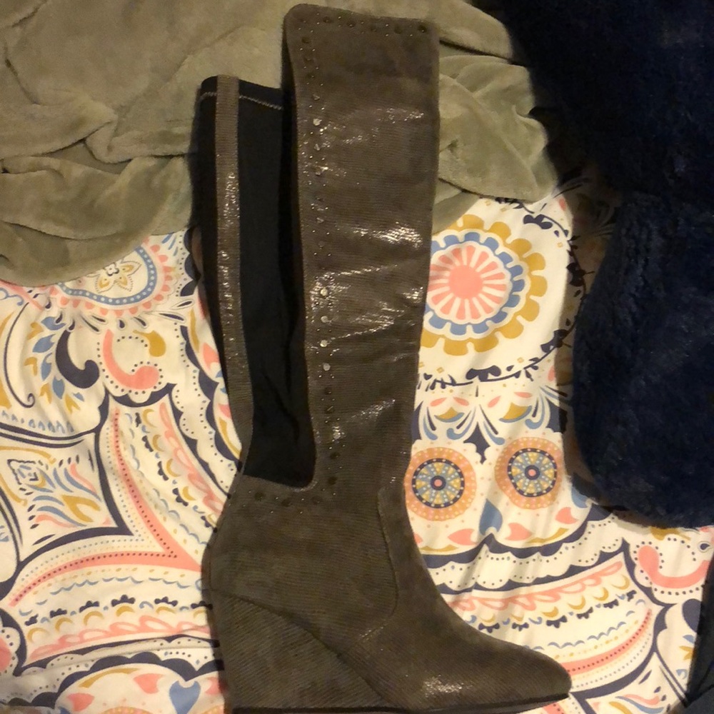 Women’s over the knee boots